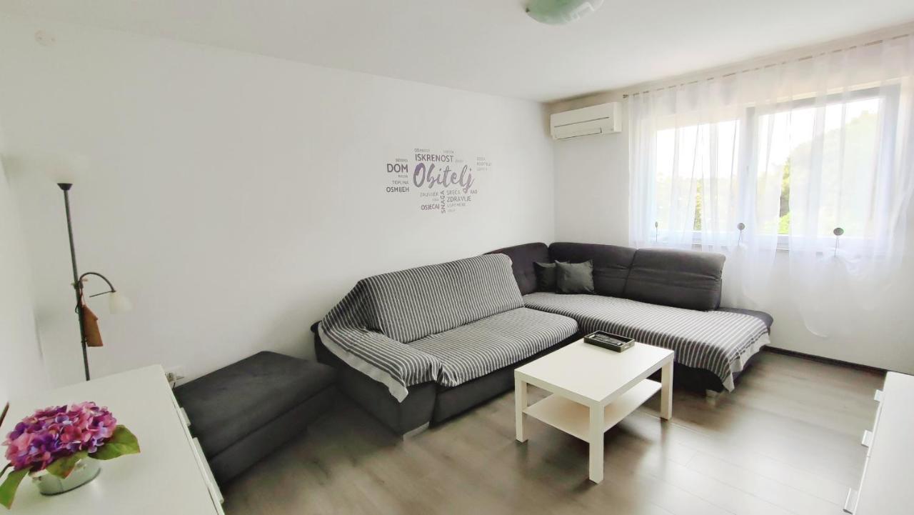 Apartment Jan 2+2 With Balcony プーラ エクステリア 写真